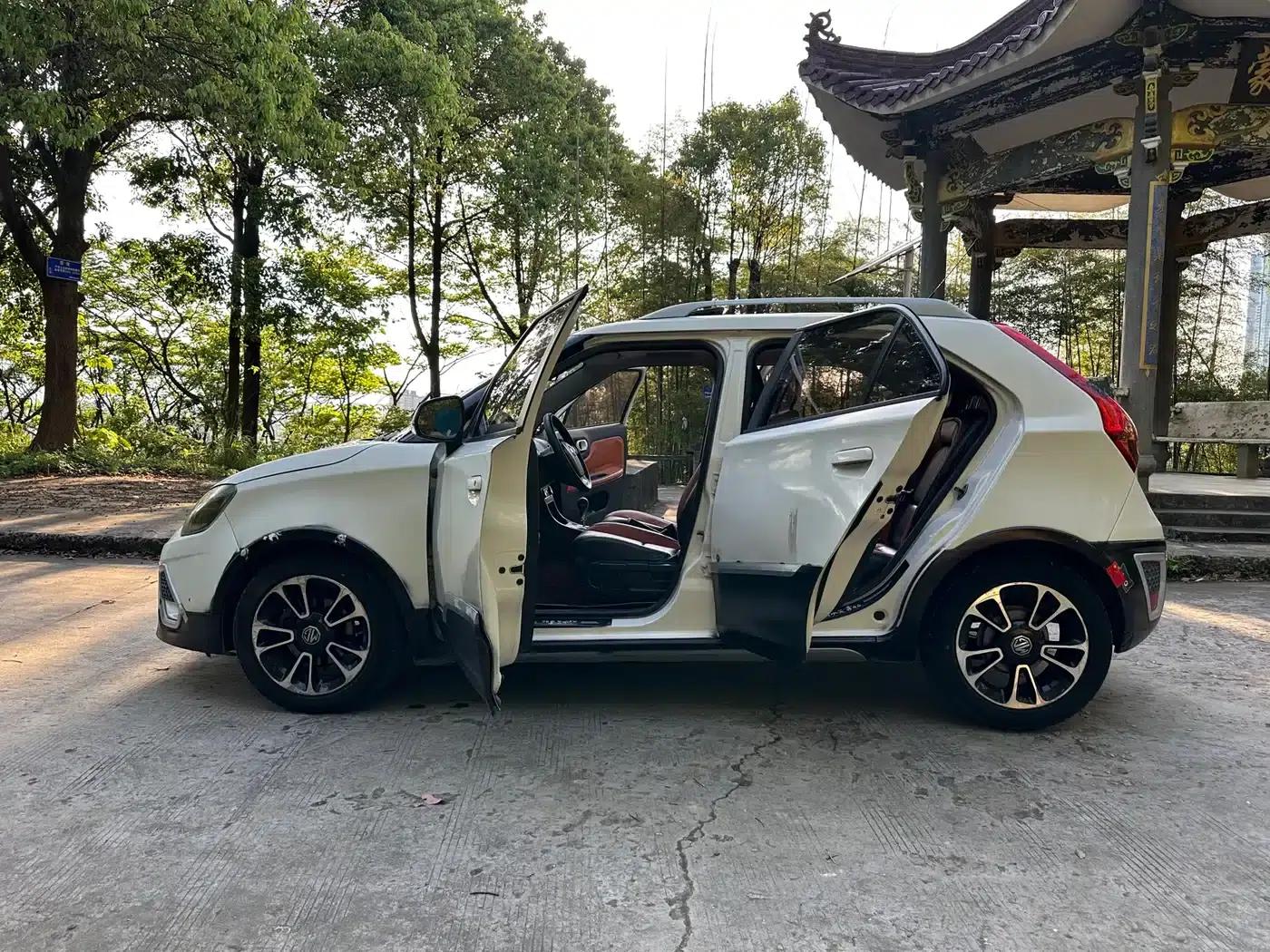 MG3SW 2015 1.5L AMT Elite — миниатюра 2