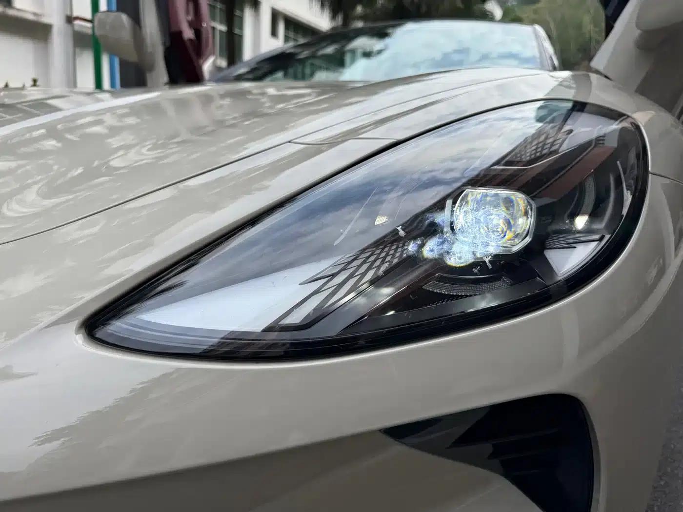 MG Cyberster 2024 520km Legendary 4WD Red Top Edition — миниатюра 11