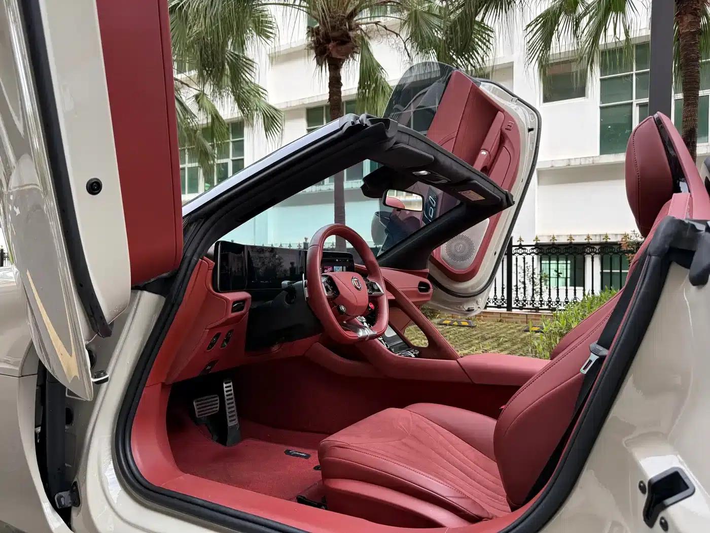 MG Cyberster 2024 520km Legendary 4WD Red Top Edition — миниатюра 8