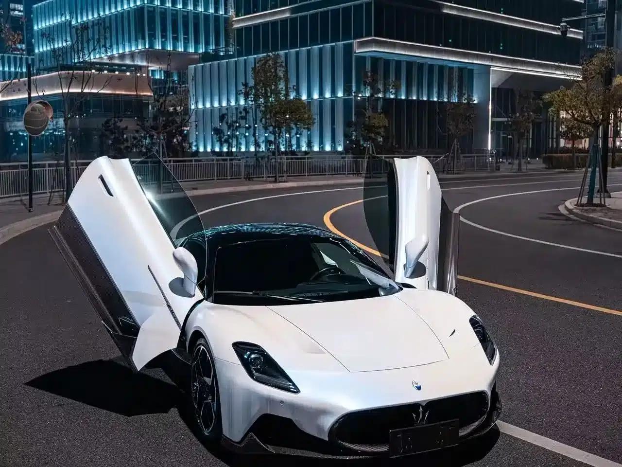 Maserati MC20 2023 3.0T Standard Edition — миниатюра 1
