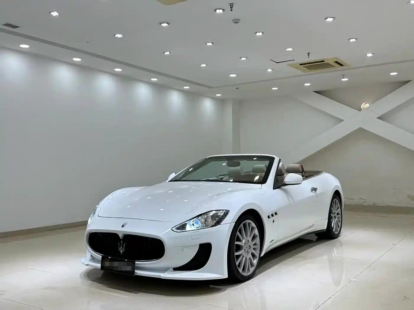 GranCabrio 2010 4.7L Automatic — миниатюра 1