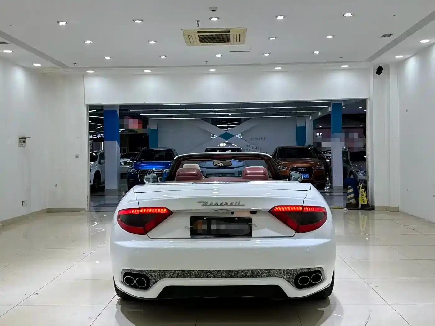 GranCabrio 2010 4.7L Automatic — миниатюра 13