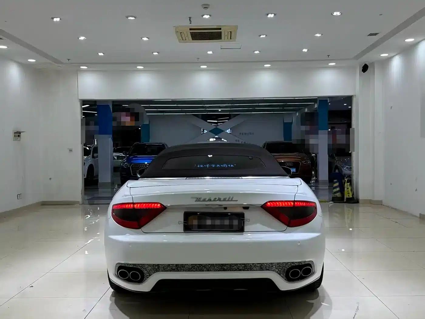 GranCabrio 2010 4.7L Automatic — миниатюра 16