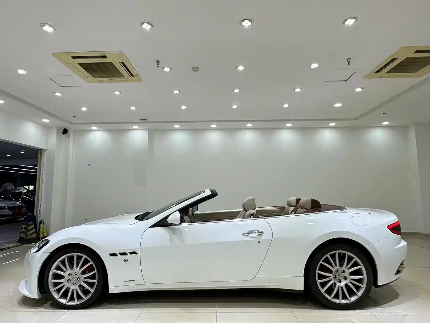 GranCabrio 2010 4.7L Automatic — миниатюра 17