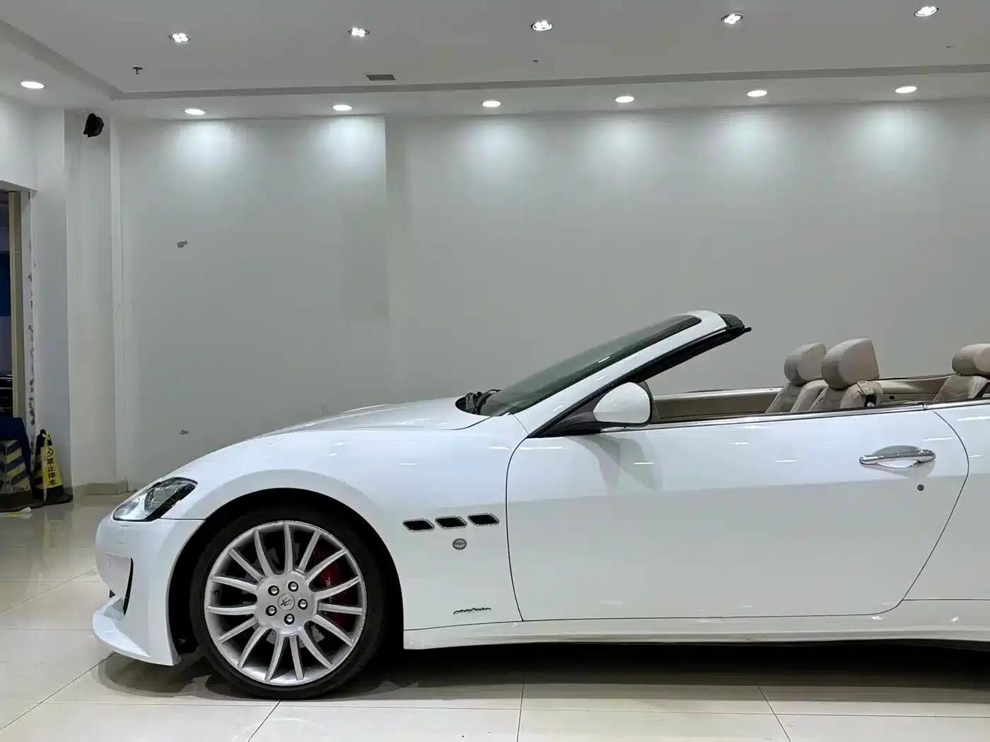 GranCabrio 2010 4.7L Automatic — миниатюра 18