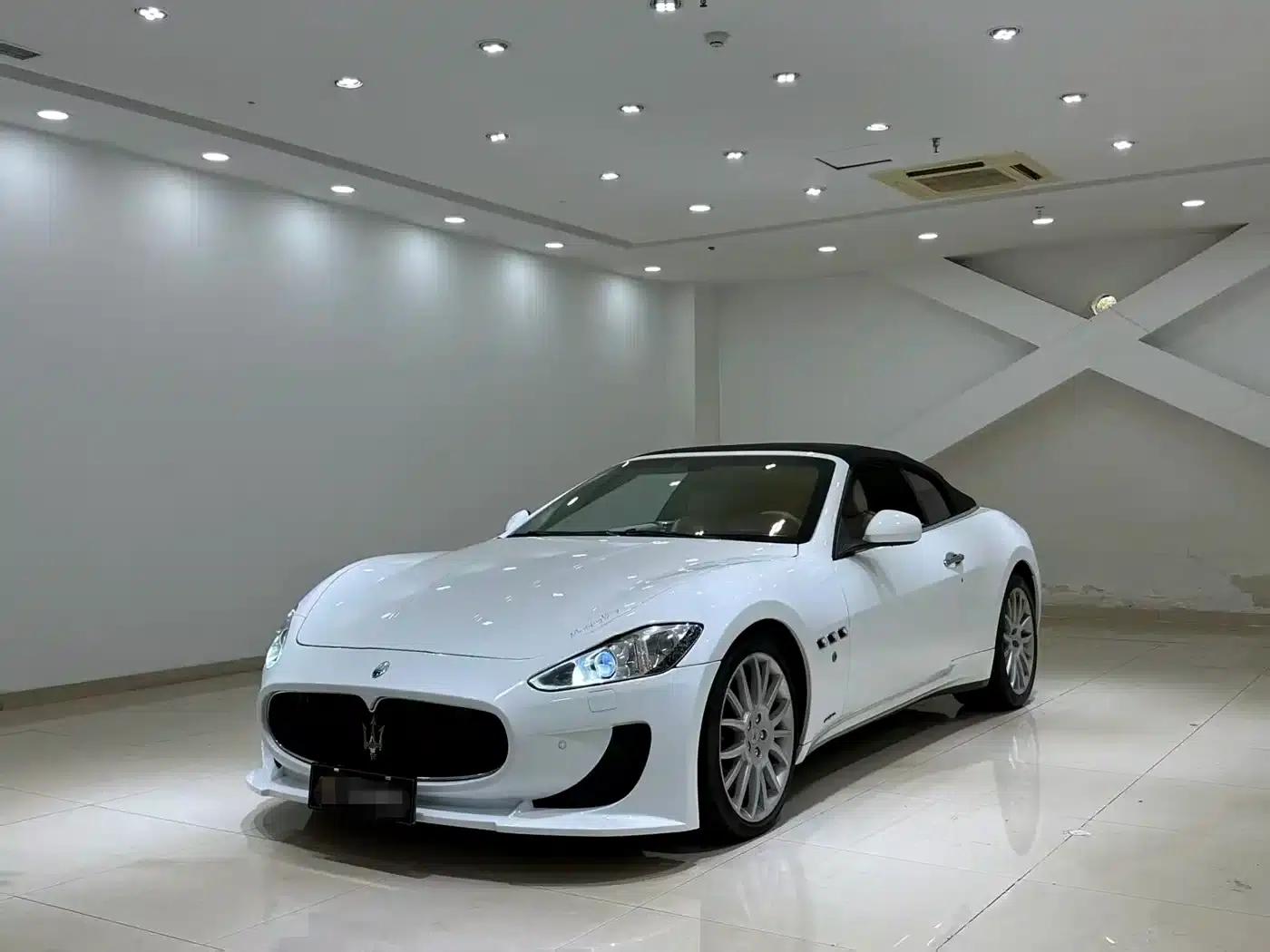 GranCabrio 2010 4.7L Automatic — миниатюра 4
