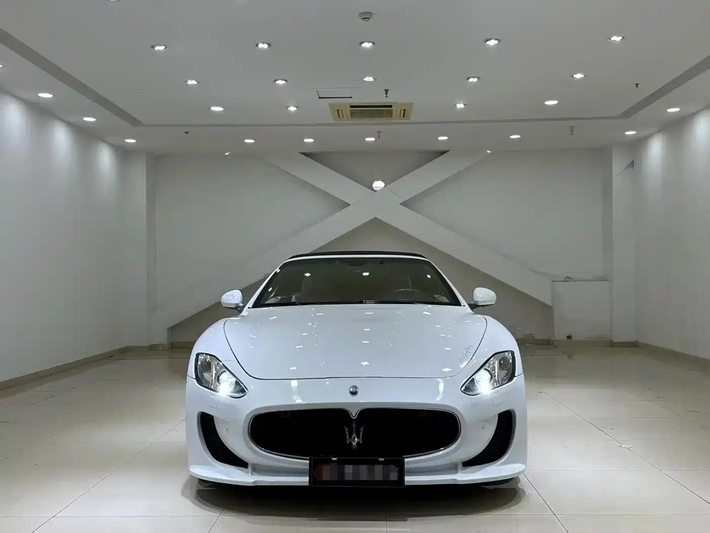 GranCabrio 2010 4.7L Automatic — миниатюра 5