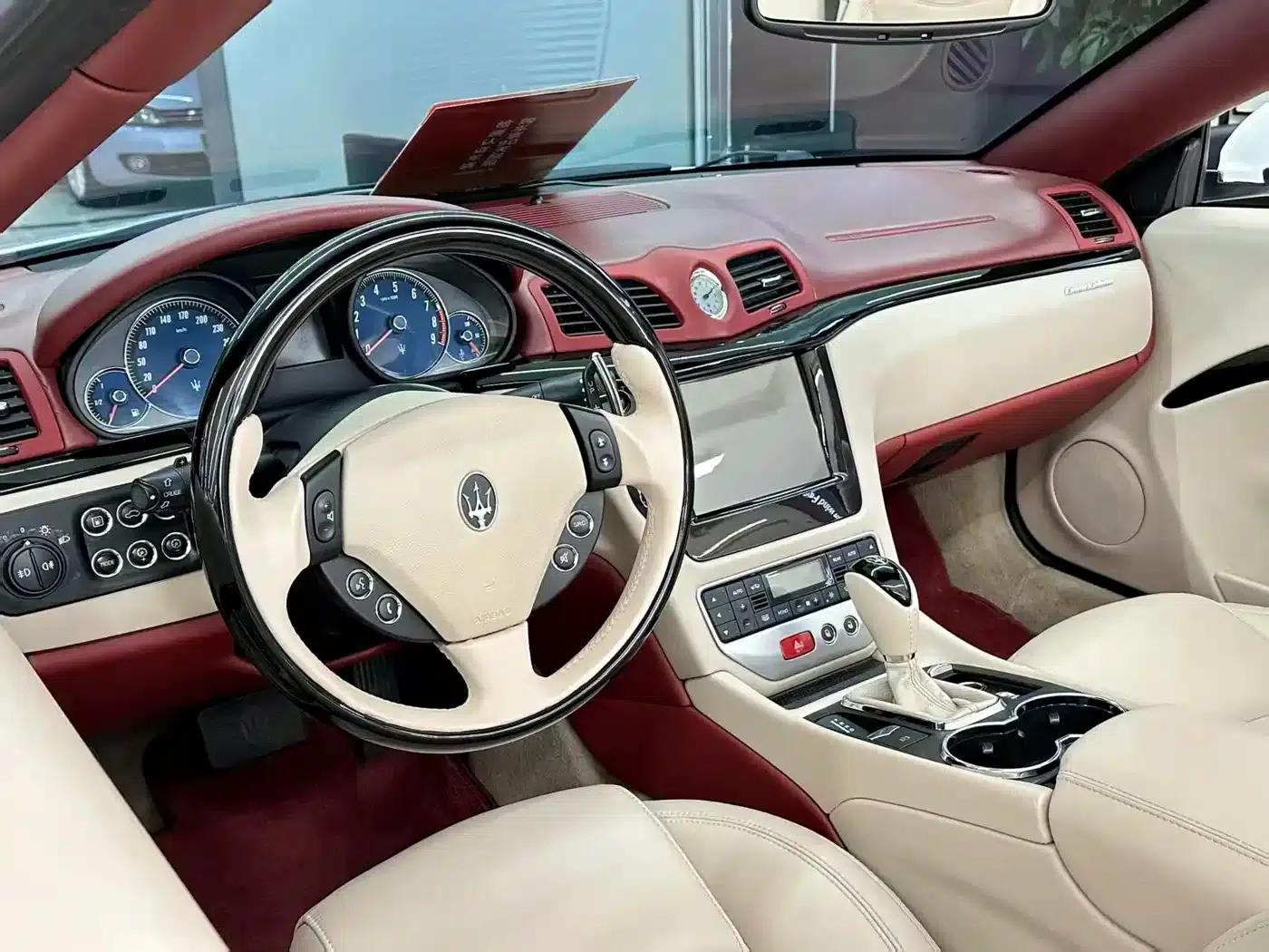 GranCabrio 2010 4.7L Automatic — миниатюра 10
