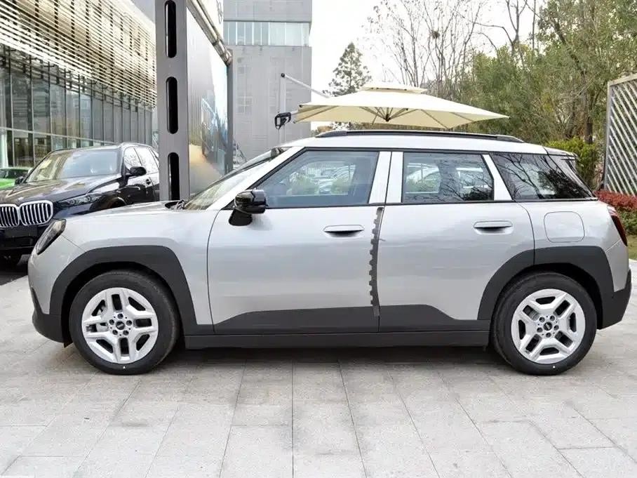 2024 Electric MINI Aceman E-Class — миниатюра 2