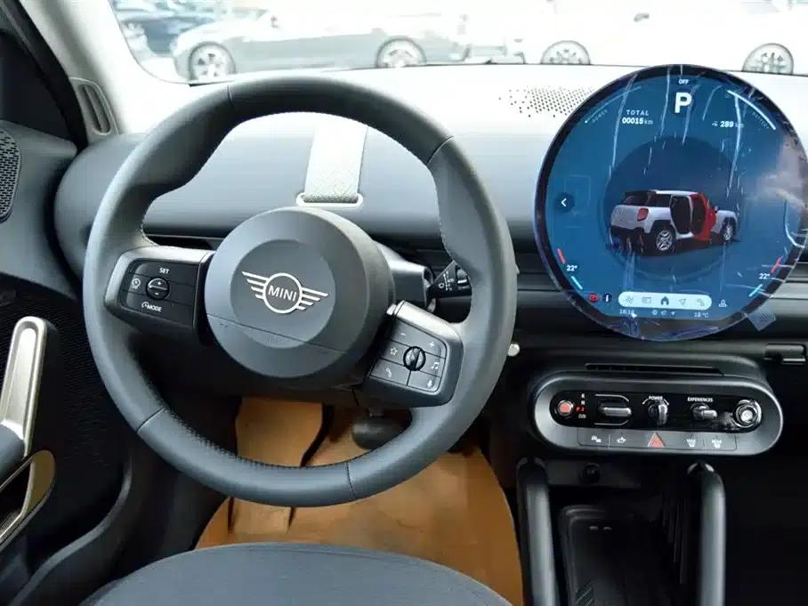 2024 Electric MINI Aceman E-Class — миниатюра 12