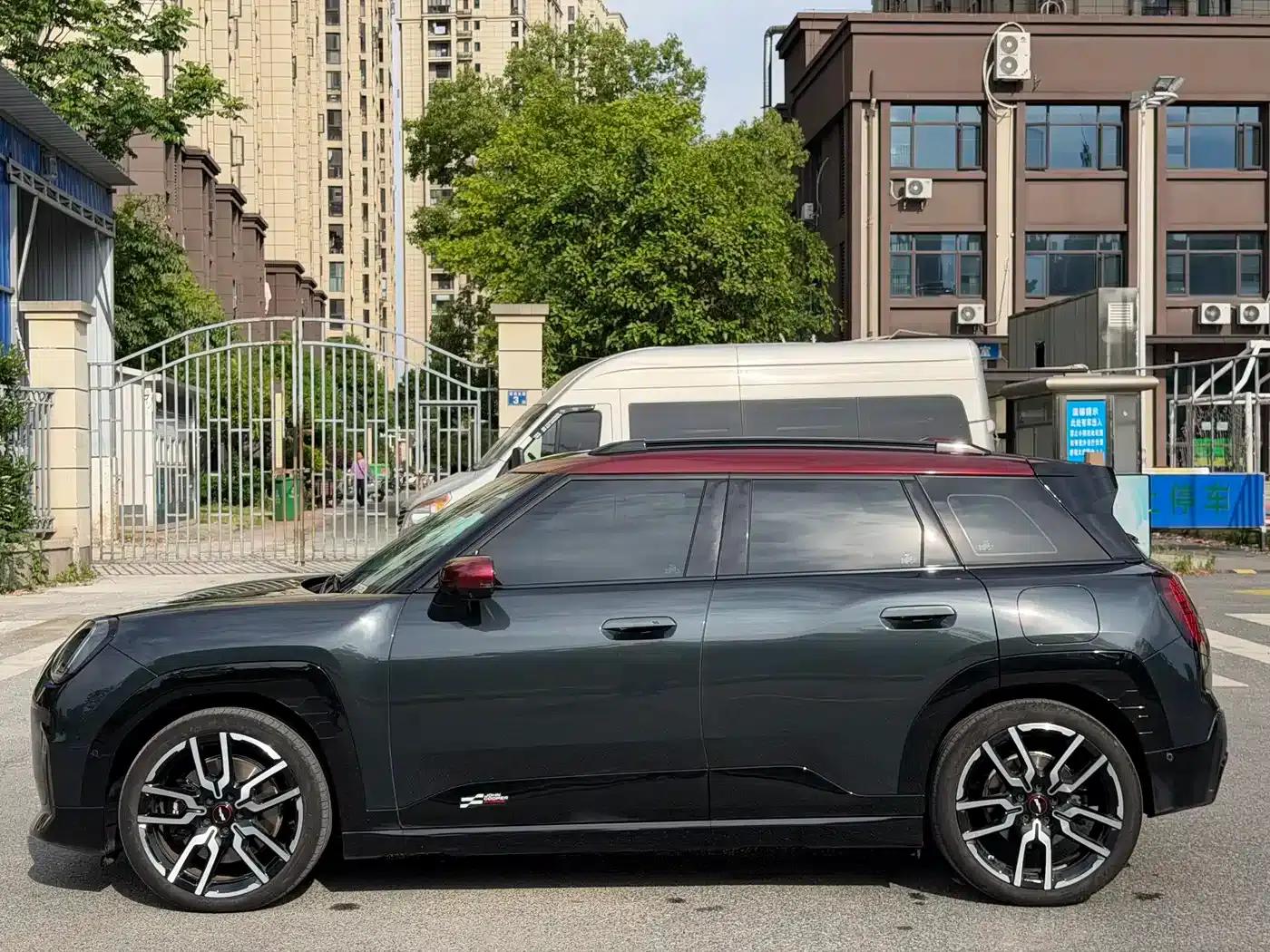 2024 Electric MINI Aceman SE Racer — миниатюра 4