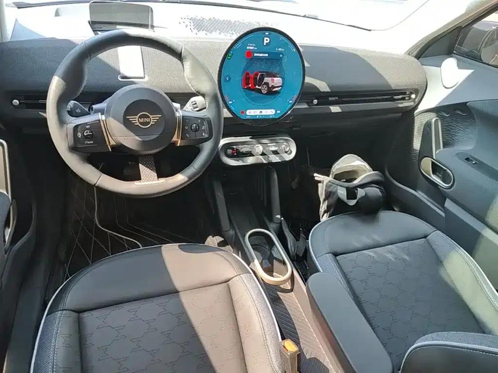 2024 Electric MINI Aceman SE Artist — миниатюра 10