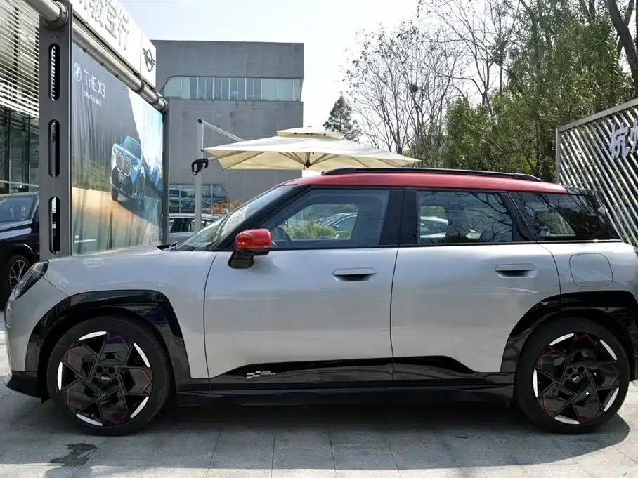 2025 JCW Aceman Electric MINI (JOHN COOPER WORKS) — миниатюра 4