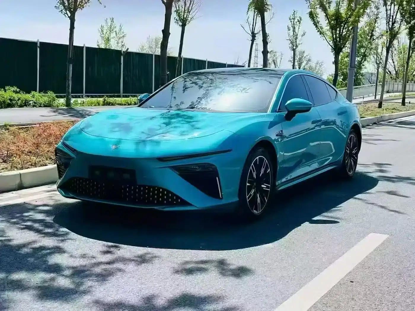 Nezha S 2022 Range Extended Edition, 1160km, Rear-Wheel Drive Mid-Range Version — миниатюра 1