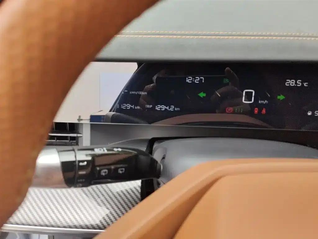 Nezha L 2024 Range Extender 310 Flash Charge Red Edition — миниатюра 5