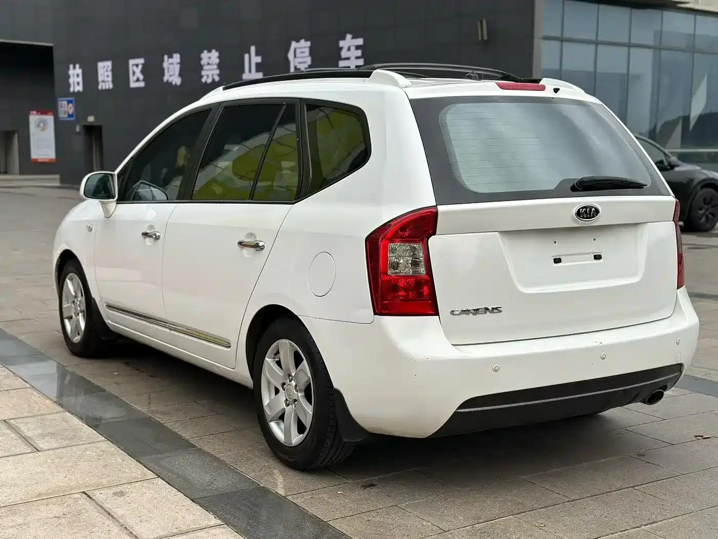 Carens 2007 2.0L 7-seater Comfort Edition — миниатюра 8