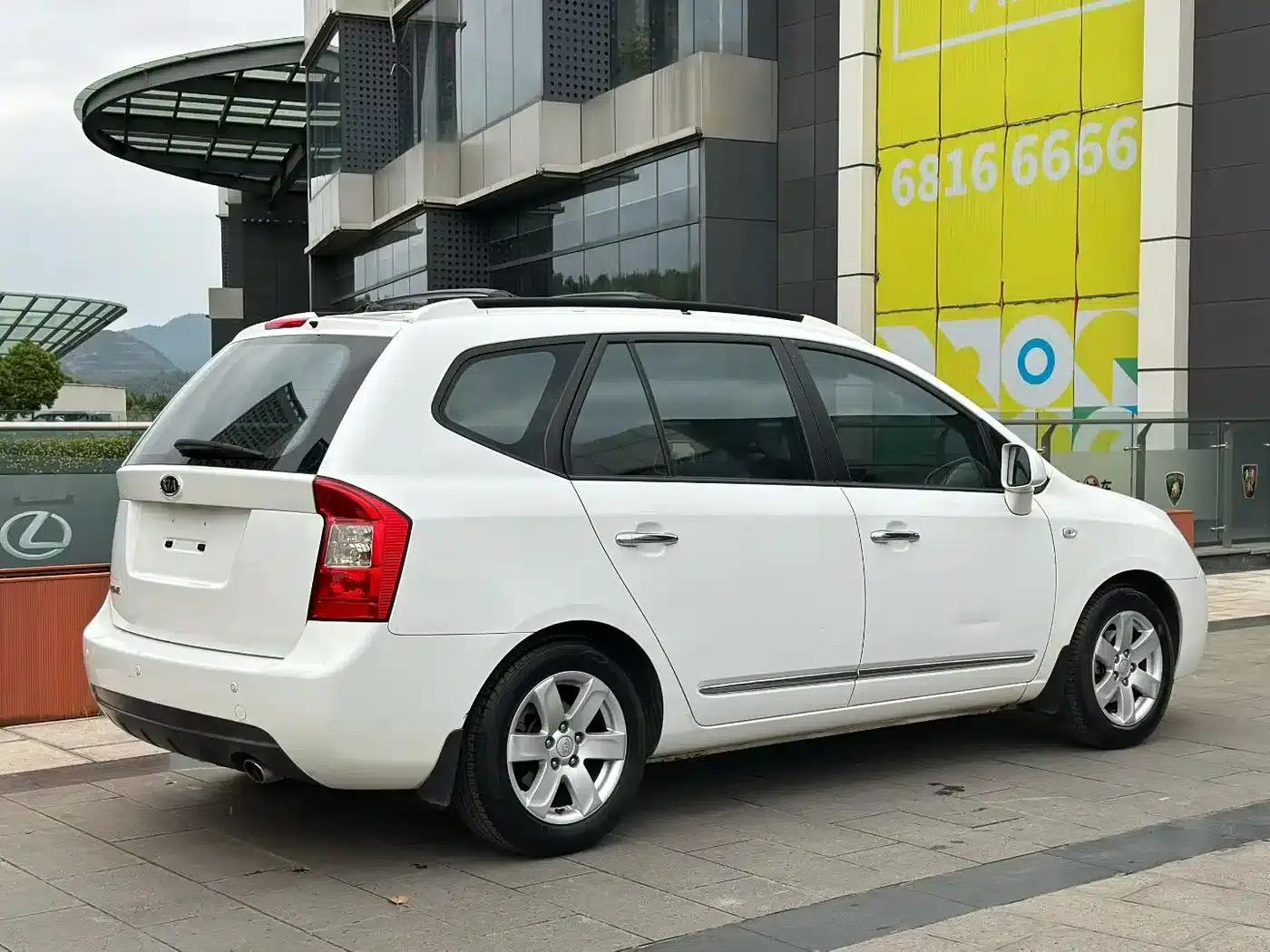 Carens 2007 2.0L 7-seater Comfort Edition — миниатюра 9