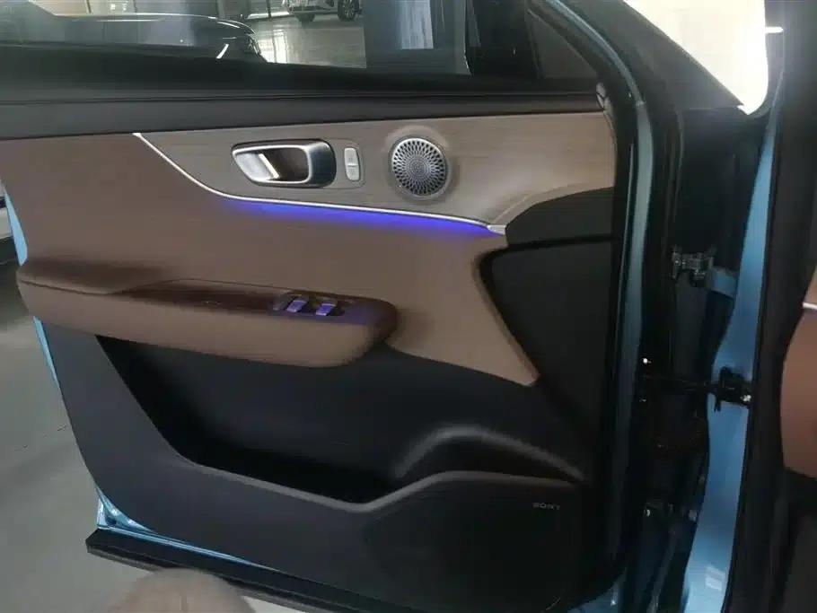 Chery Tiggo 8 PLUS C-DM 2025 1.5T 116km/h Premium 5-seater — миниатюра 7