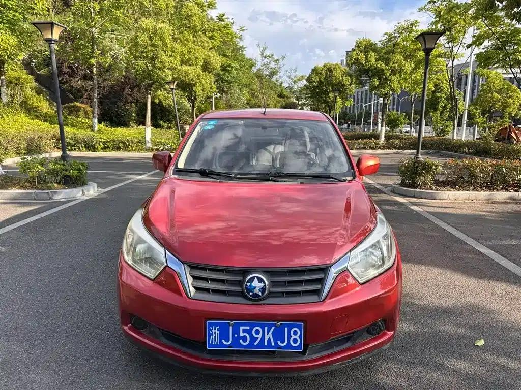 Venucia R50 2013 1.6L Automatic Fashion Edition — миниатюра 6