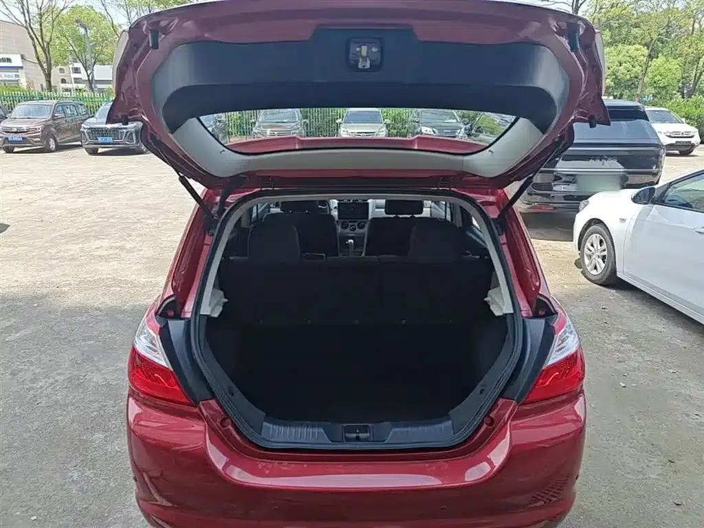 Venucia R50 2016 1.6L Automatic Elite Edition — миниатюра 19