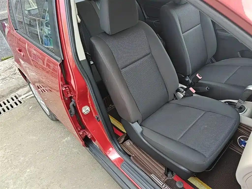 Venucia R50 2016 1.6L Automatic Elite Edition — миниатюра 25