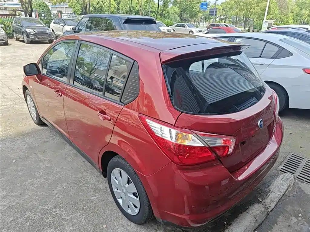 Venucia R50 2016 1.6L Automatic Elite Edition — миниатюра 5