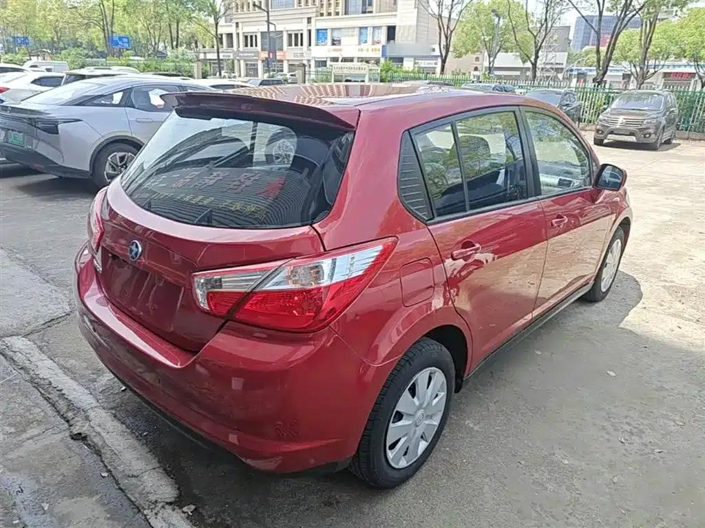 Venucia R50 2016 1.6L Automatic Elite Edition — миниатюра 7