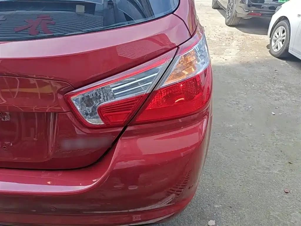 Venucia R50 2016 1.6L Automatic Elite Edition — миниатюра 8