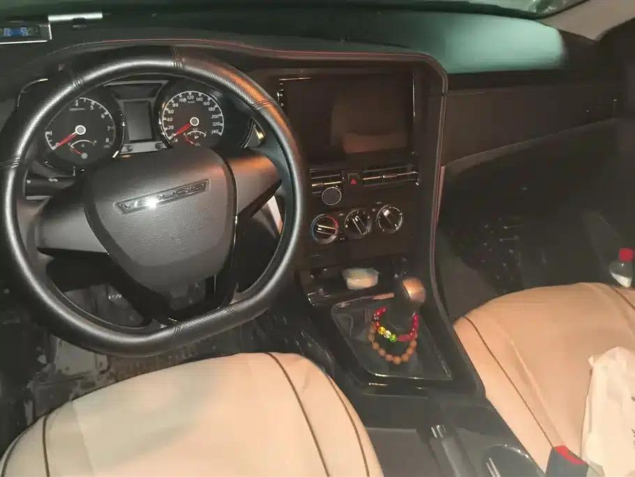 Venucia T70 2019 1.6L Manual Classic Edition — миниатюра 12