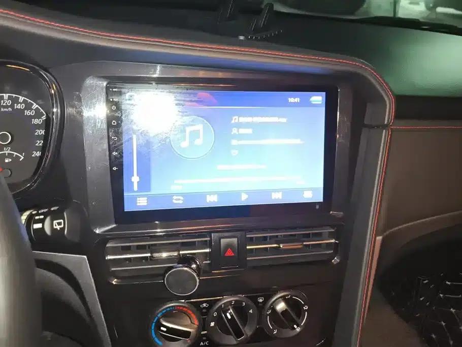 Venucia T70 2019 1.6L Manual Classic Edition — миниатюра 13