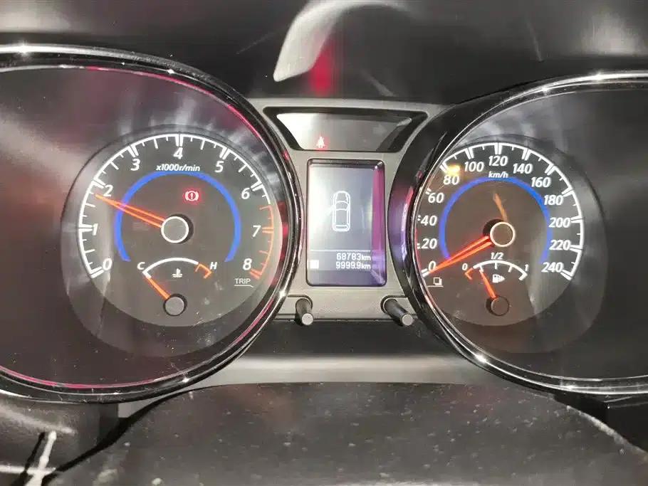 Venucia T70 2019 1.6L Manual Classic Edition — миниатюра 14