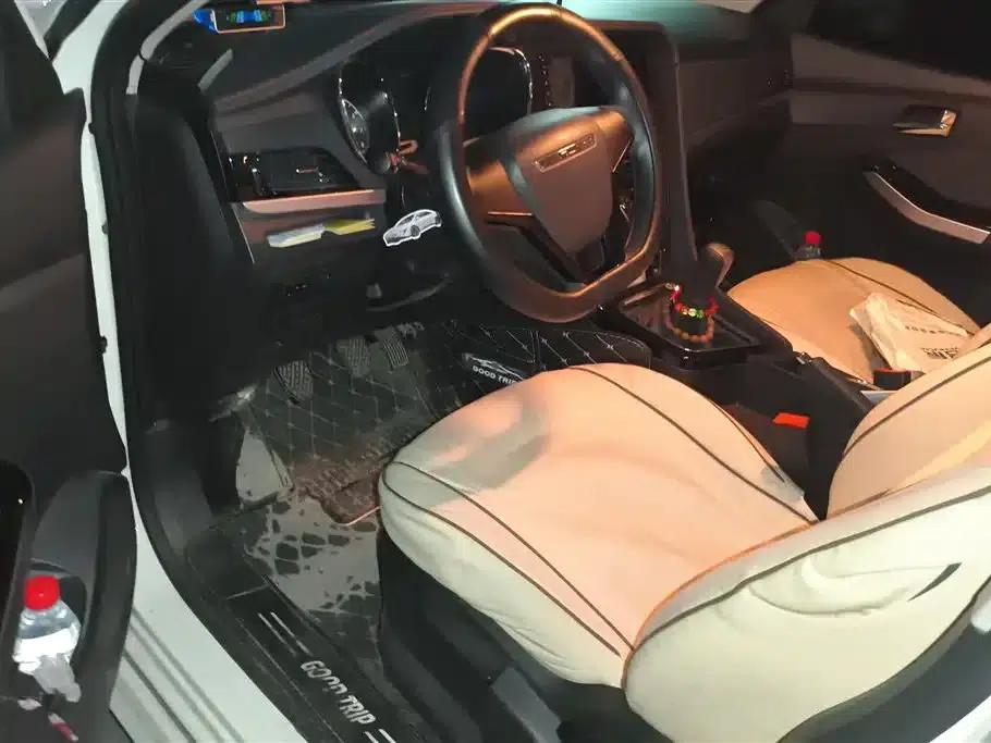 Venucia T70 2019 1.6L Manual Classic Edition — миниатюра 9