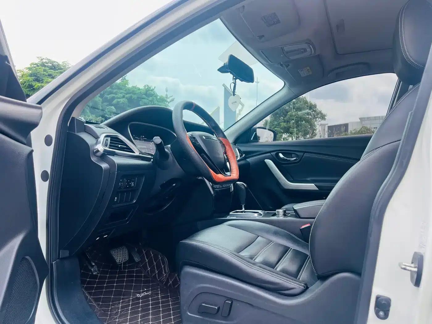 Venucia T90 2017 2.0L CVT Smart Edition — миниатюра 17