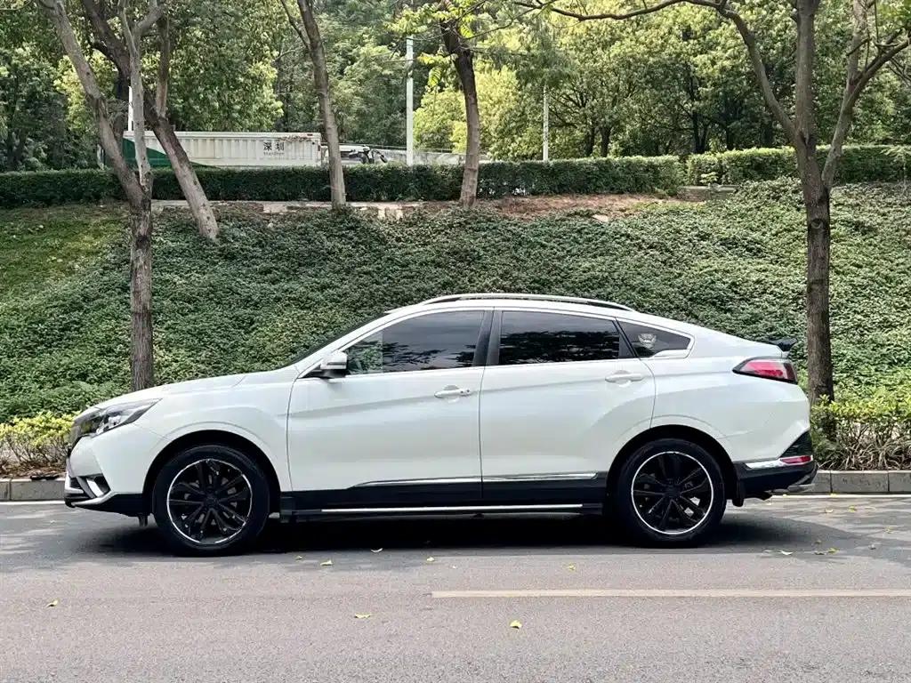 Venucia T90 2017 2.0L CVT Smart Edition — миниатюра 3