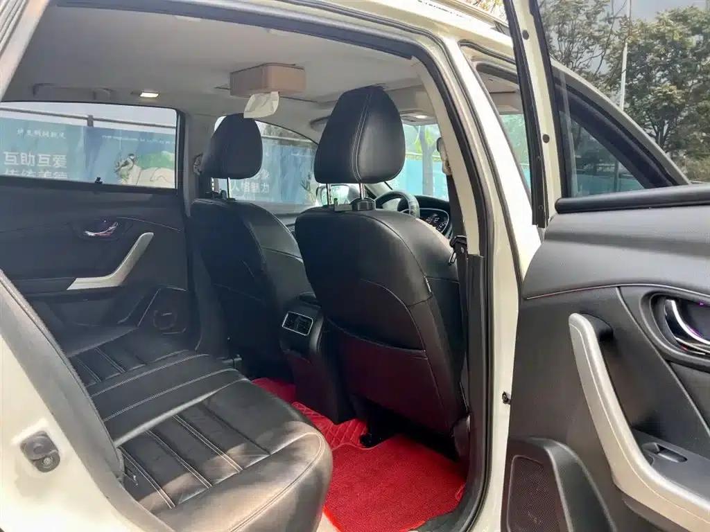 Venucia T90 2017 2.0L CVT Smart Edition — миниатюра 8