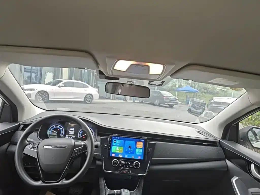 Venucia D60EV 2023 PLUS Comfort Edition SI — миниатюра 10