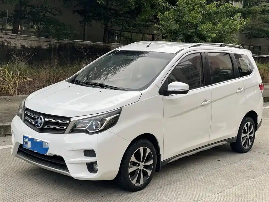 Venucia M50V 2017 1.6L XL CVT Deluxe Edition — миниатюра 1