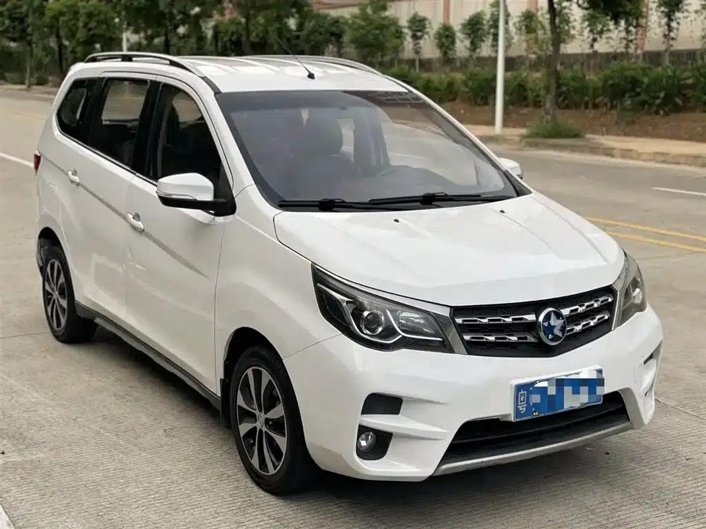 Venucia M50V 2017 1.6L XL CVT Deluxe Edition — миниатюра 2