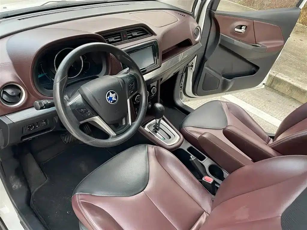 Venucia M50V 2017 1.6L XL CVT Deluxe Edition — миниатюра 11