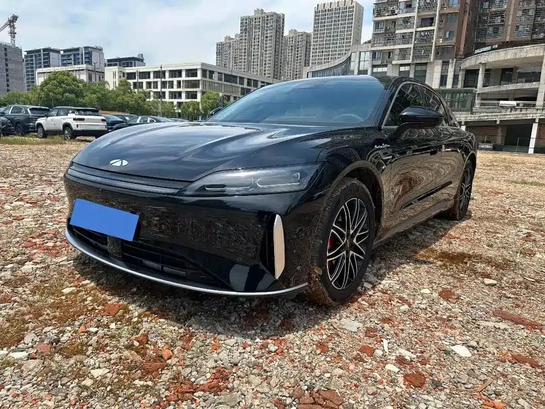 Fengyun A9L 2025 Model 260km Extended Range Luxury Edition — миниатюра 1