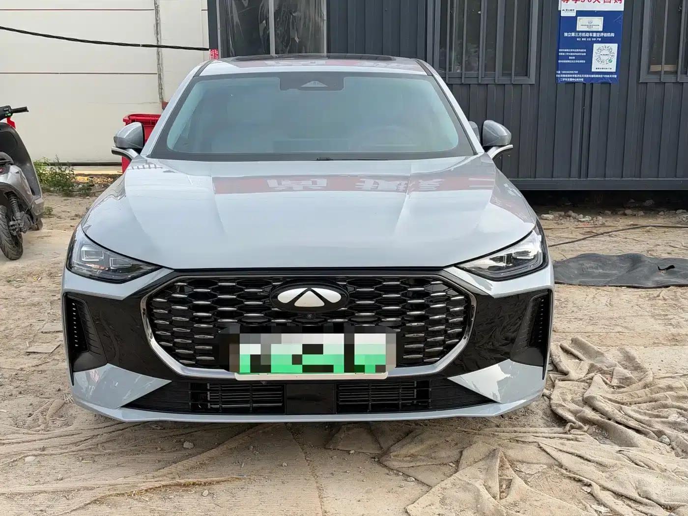 Fengyun A8L 2025 1.5TGDI Comfort Model (145km/h) — миниатюра 2