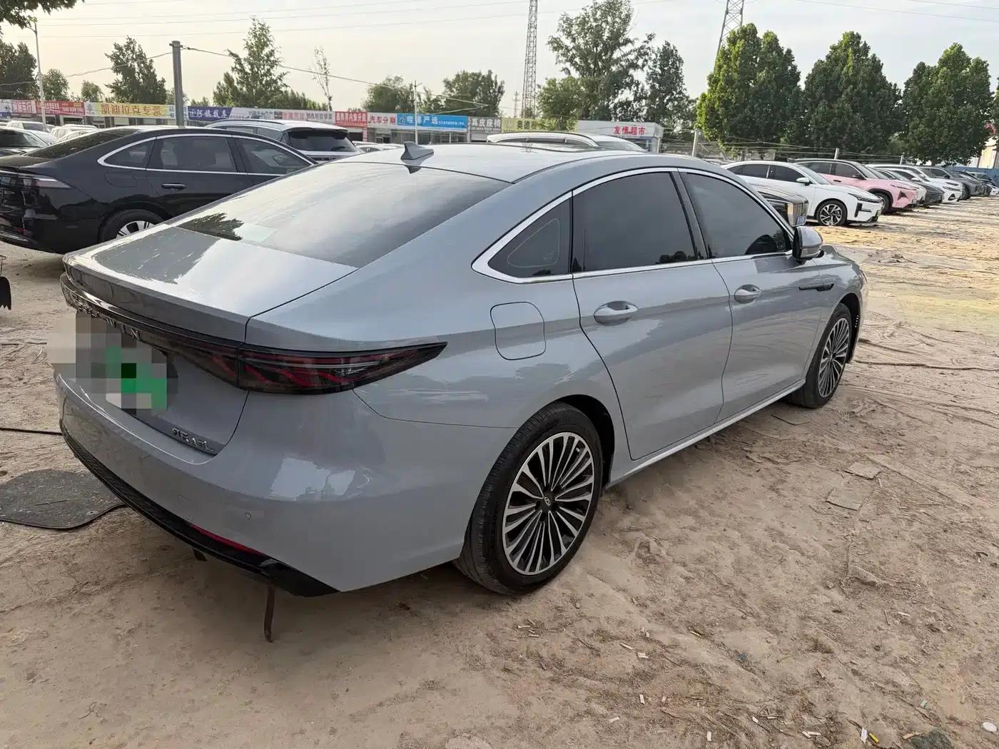 Fengyun A8L 2025 1.5TGDI Comfort Model (145km/h) — миниатюра 4