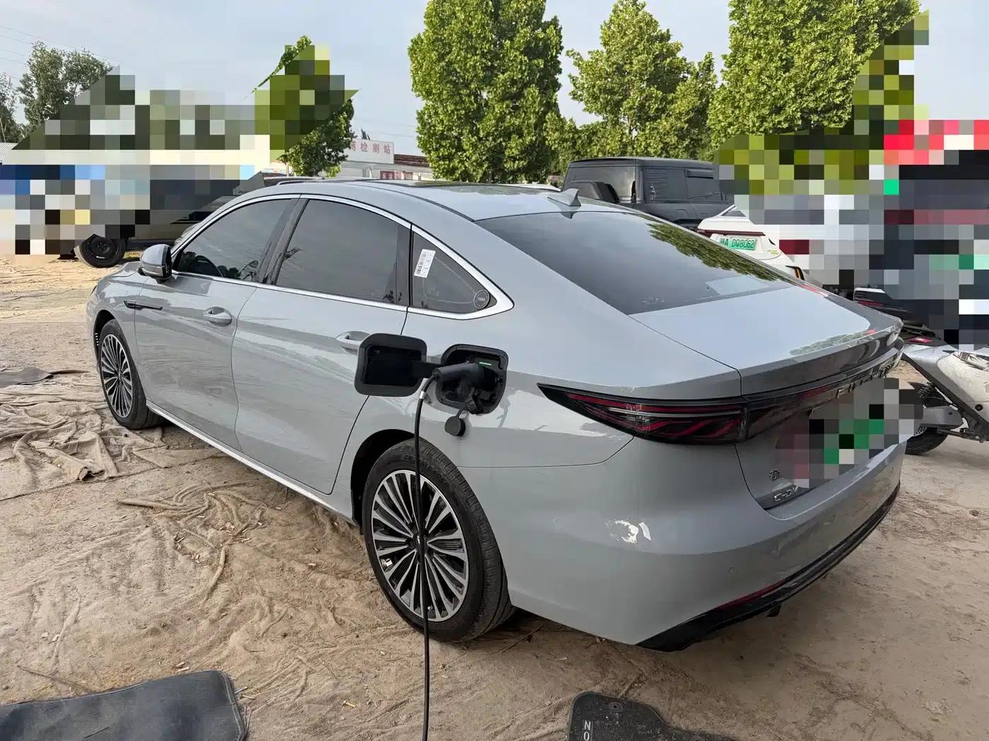 Fengyun A8L 2025 1.5TGDI Comfort Model (145km/h) — миниатюра 6