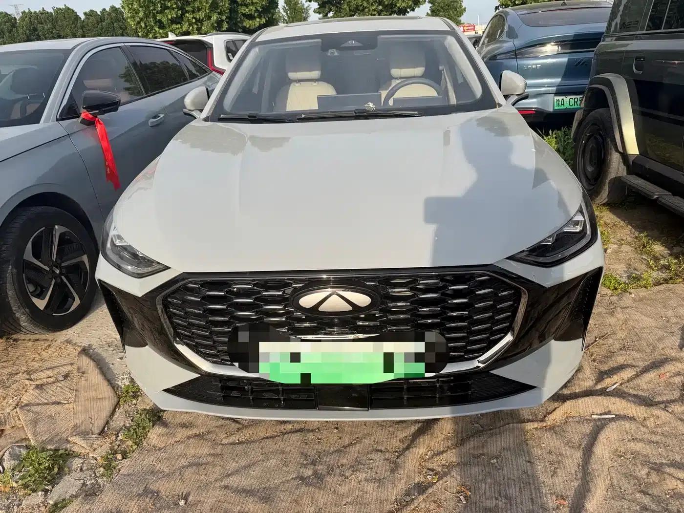Fengyun A8L 2025 1.5TGDI 145km Luxury Edition — миниатюра 2