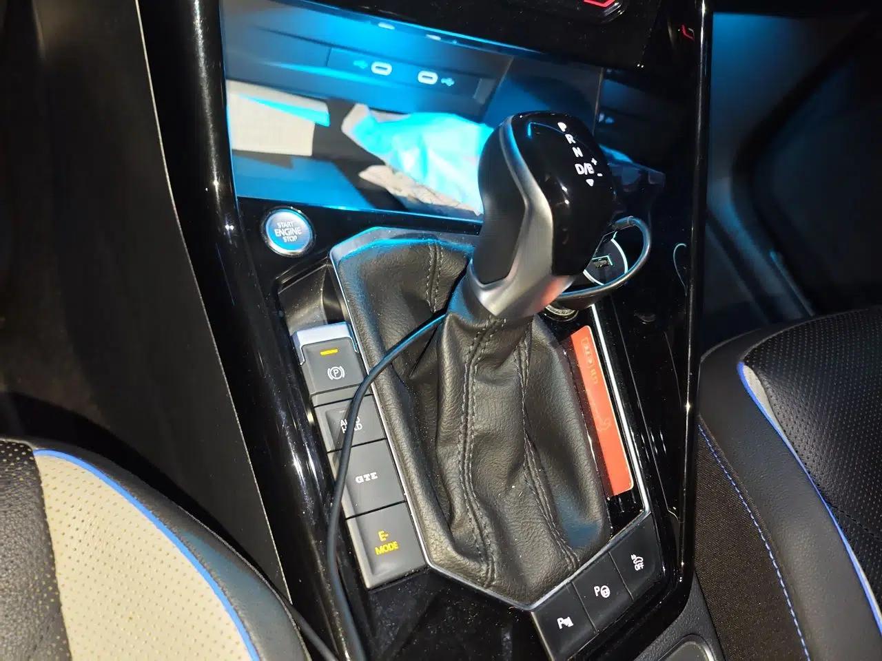 Volkswagen Tayron GTE Plug-in Hybrid 2022 1.4T Luxury Model — миниатюра 15