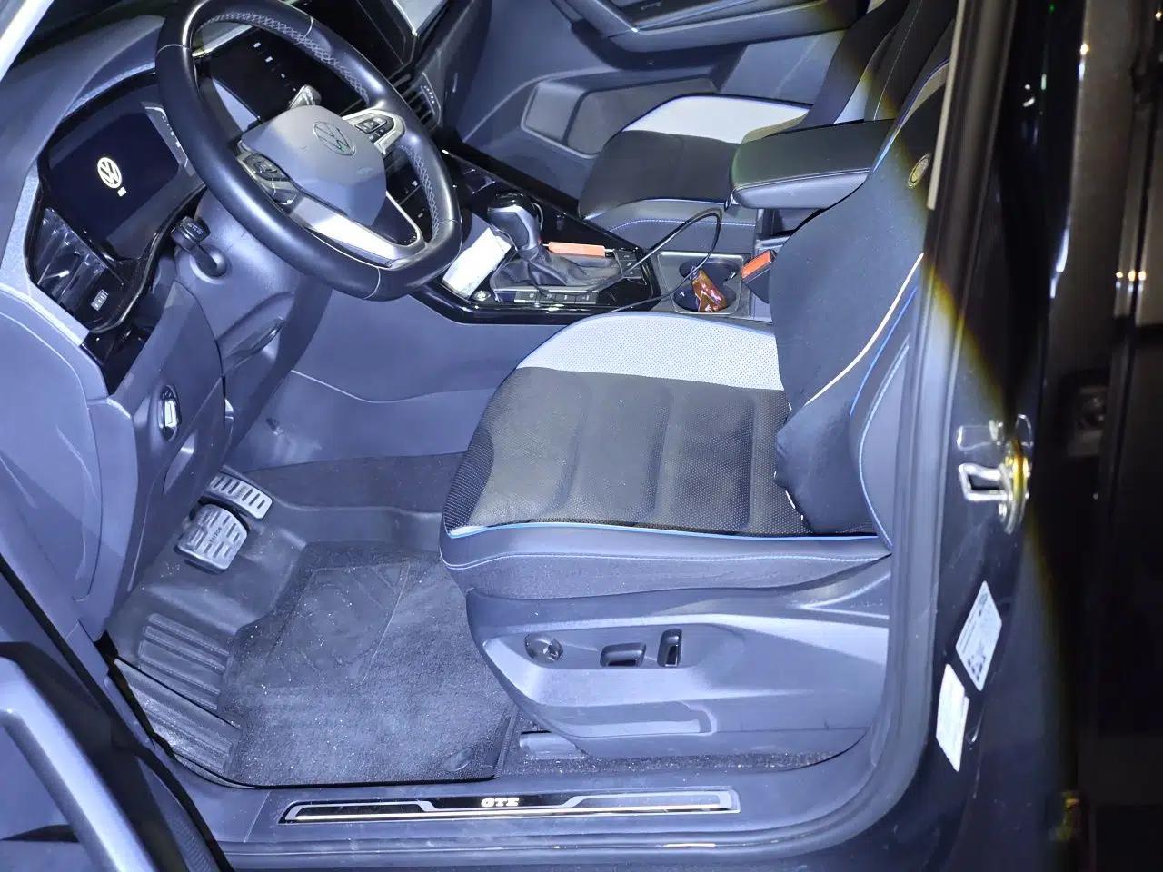 Volkswagen Tayron GTE Plug-in Hybrid 2022 1.4T Luxury Model — миниатюра 16