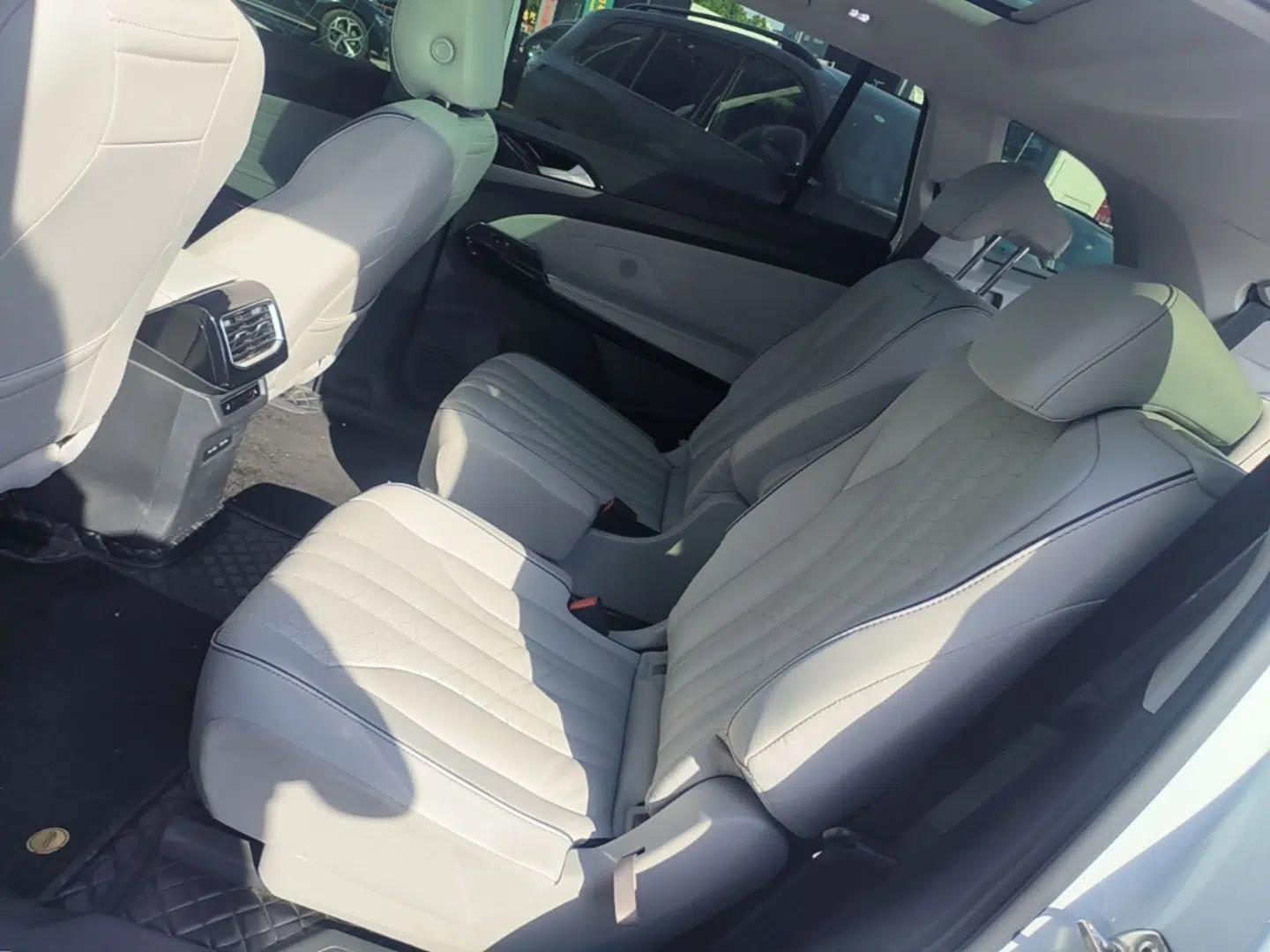 Volkswagen ID.6 X 2023 Ultra-Intelligent Long-Range Version — миниатюра 20