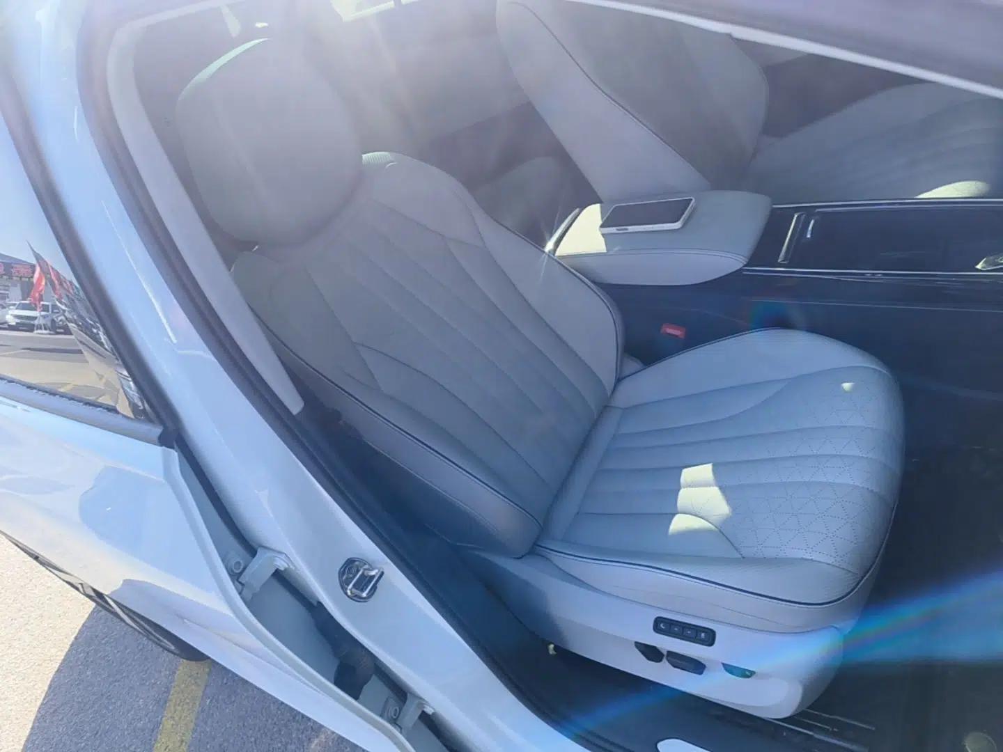Volkswagen ID.6 X 2023 Ultra-Intelligent Long-Range Version — миниатюра 23