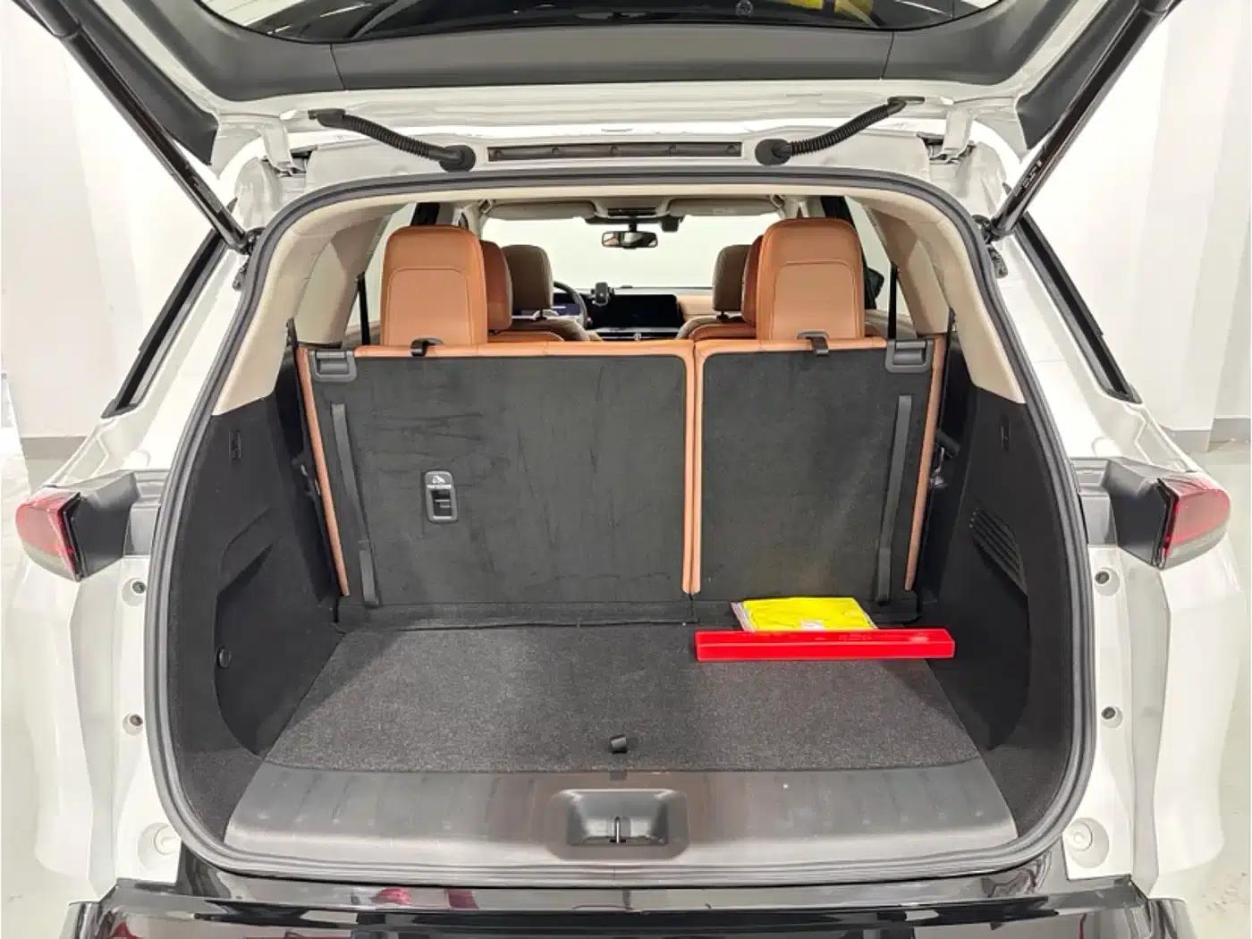 2024 Volkswagen Land Cruiser 380VC-TURBO 4WD Supreme Edition (6-seater) — миниатюра 6