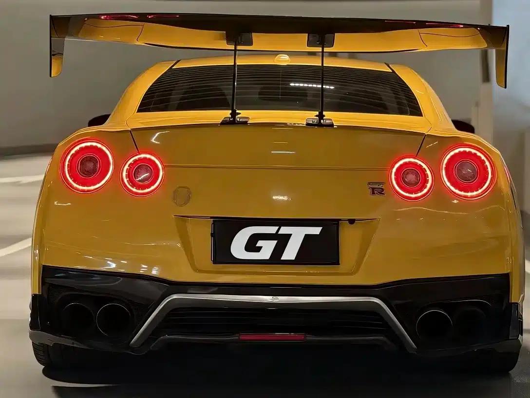 Nissan GT-R 2009 Base Model — миниатюра 2